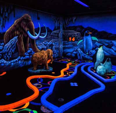 Glow Jungle Golf
